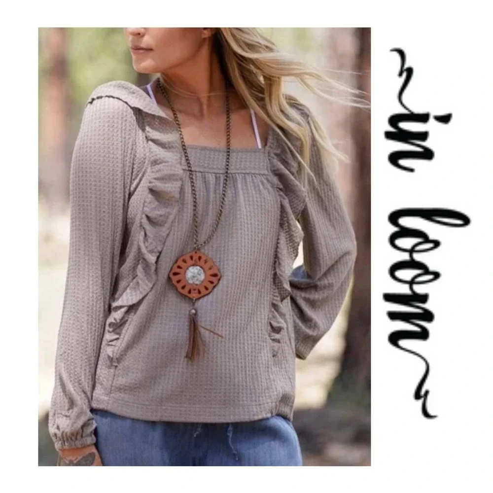 In Loom Taupe Waffle Knit Ruffle Long Sleeve Top Size M - Picture 1 of 10